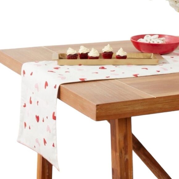 Scattered Hearts Valentine’s Table Runner - Picture 3 of 7